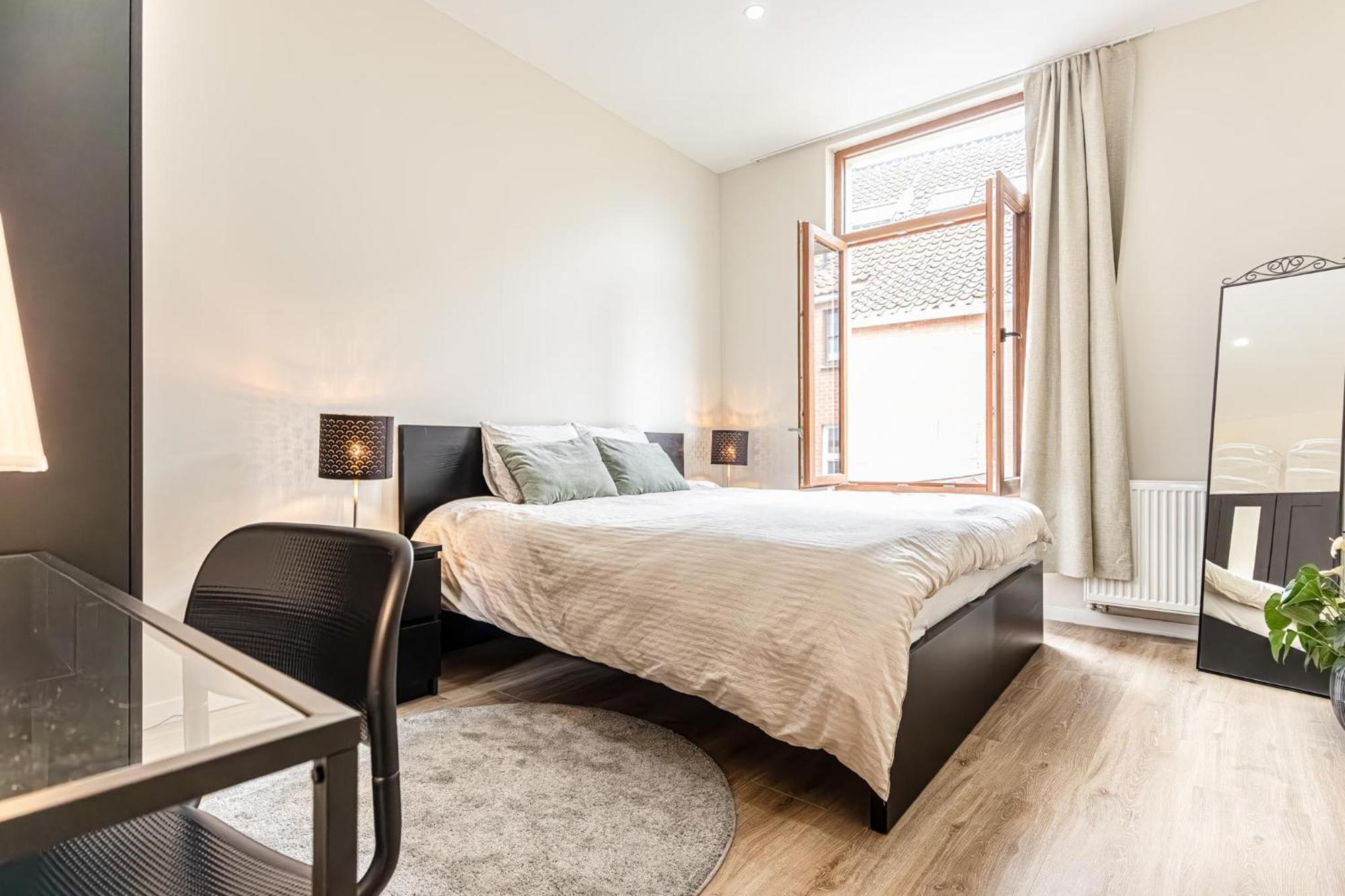 Appartement Elegant 3br & 1lr Waterfront Retreat In Gent