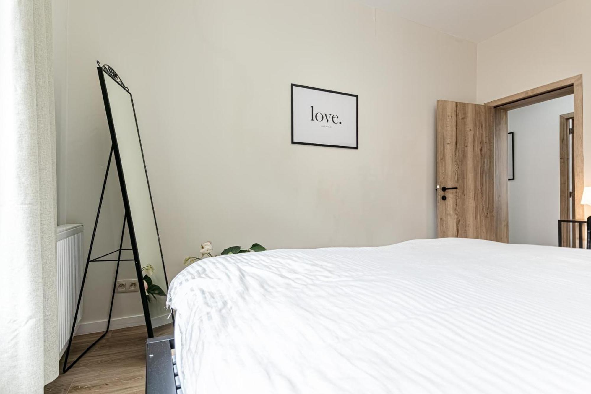 Appartement Elegant 3br & 1lr Waterfront Retreat In