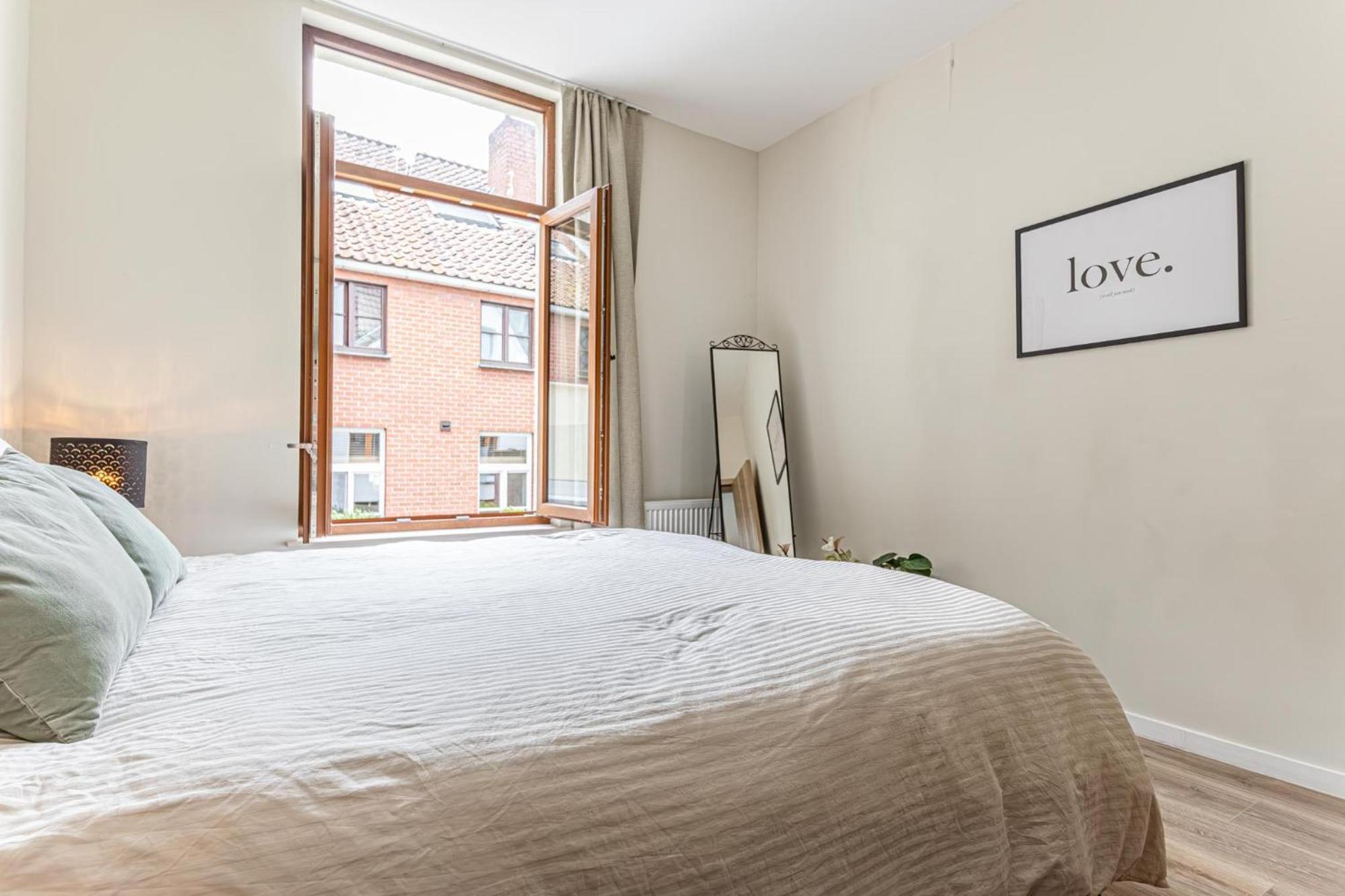 Elegant 3br & 1lr Waterfront Retreat In * Gent